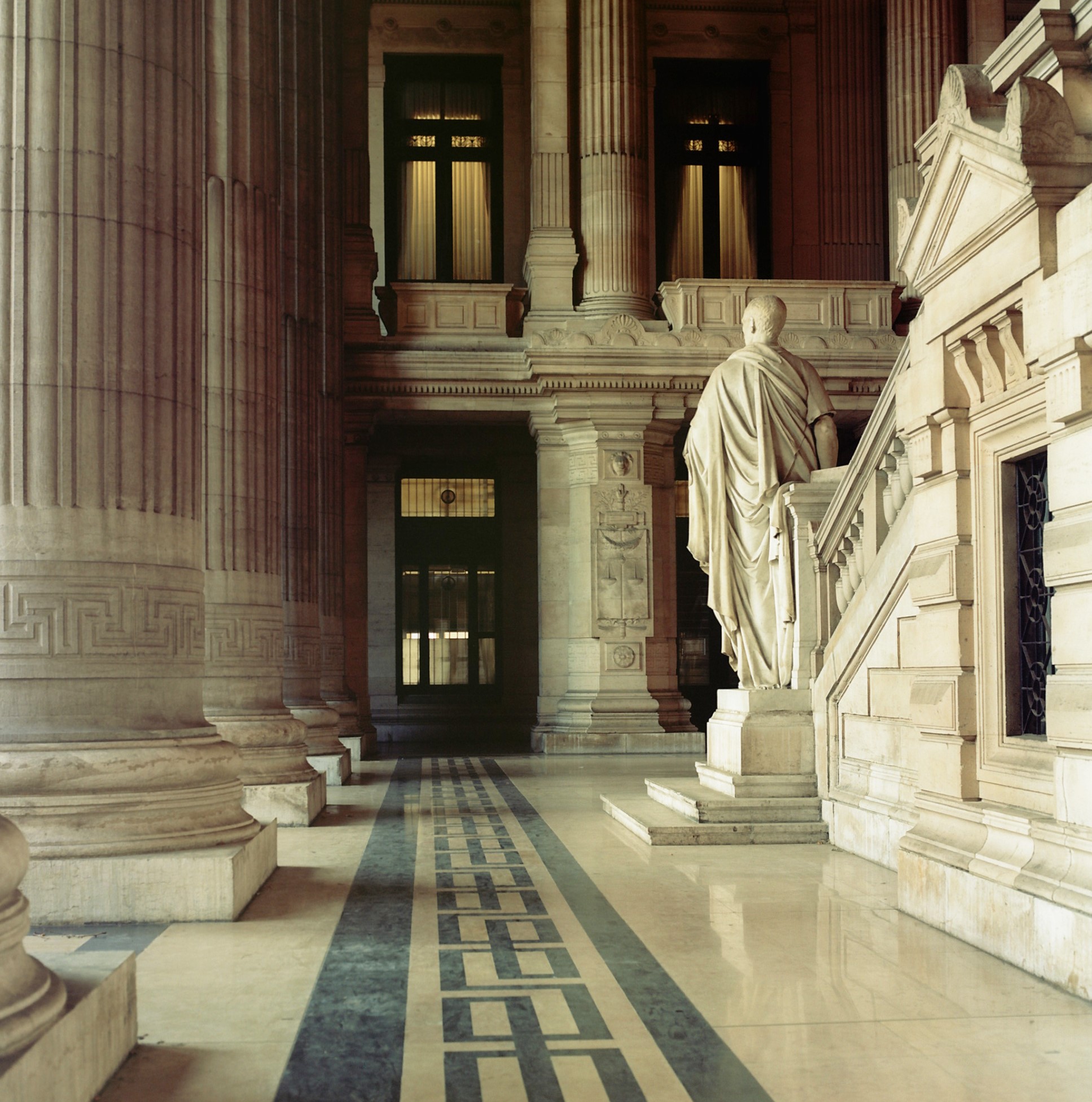 Information Cours & Tribunaux